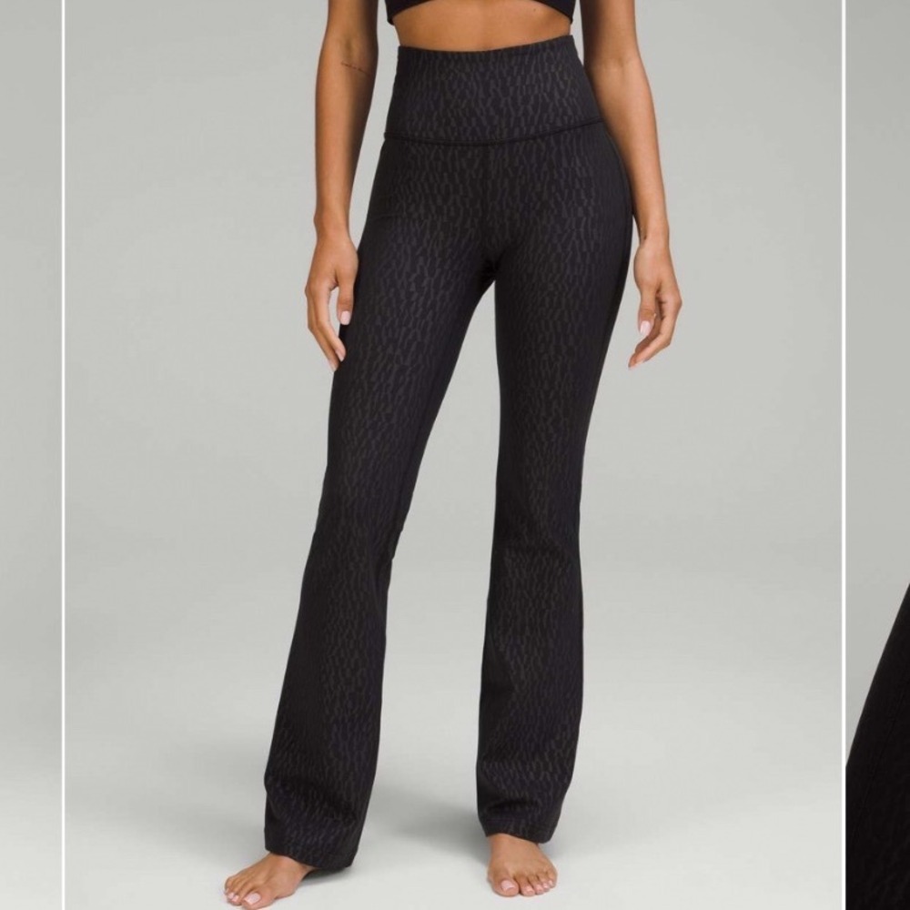 Lululemon Groove Super-High-Rise Flared Pant Segment Emboss Black Size 8